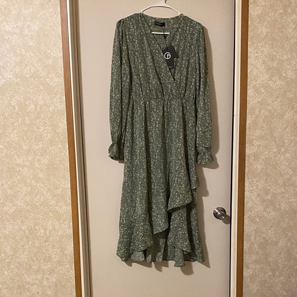 Elegant Green Floral Long Sleeve Dress